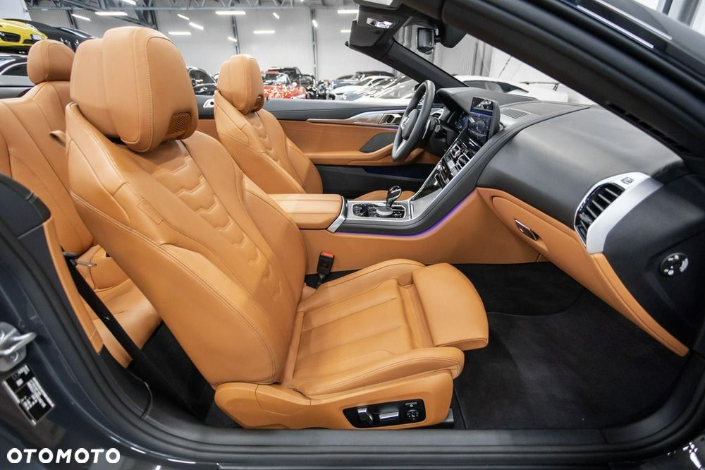 BMW Seria 8 840i - 27