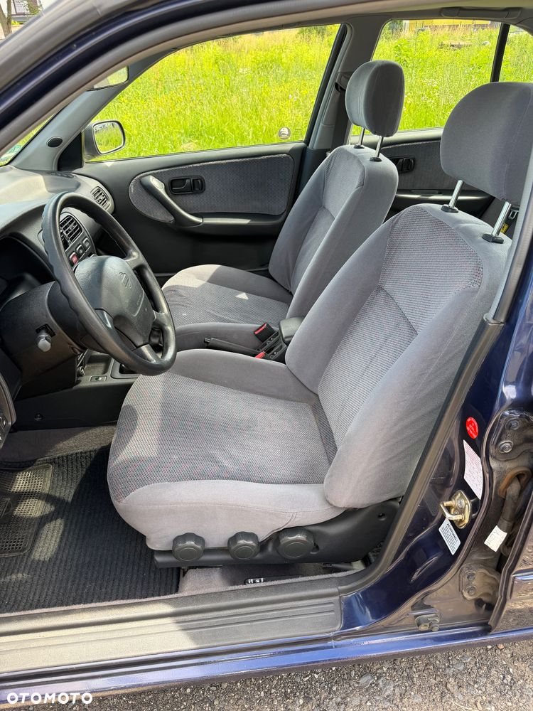 Nissan Primera 2.0 SLX - 13