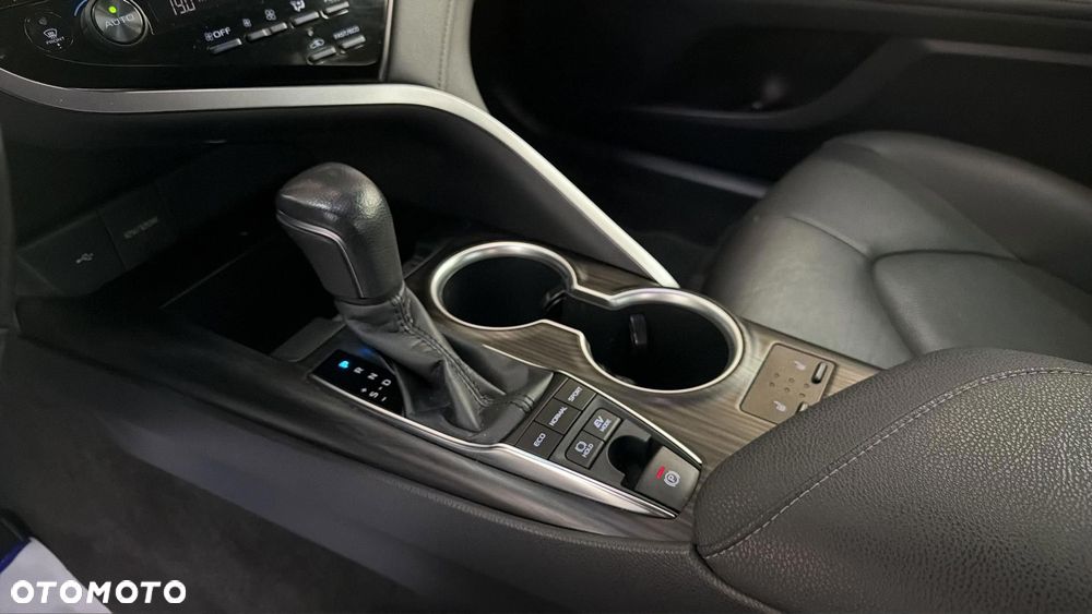 Toyota Camry 2.5 Hybrid Executive CVT - 16
