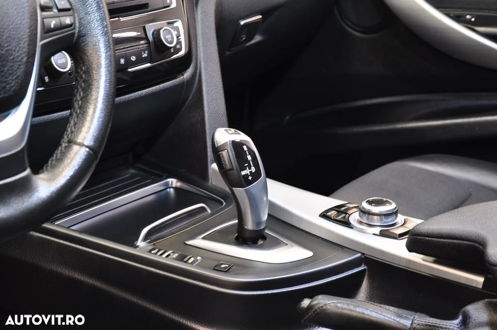 BMW Seria 3 320d xDrive AT Advantage - 11