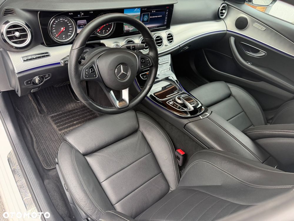 Mercedes-Benz Klasa E 220 d 9G-TRONIC - 26