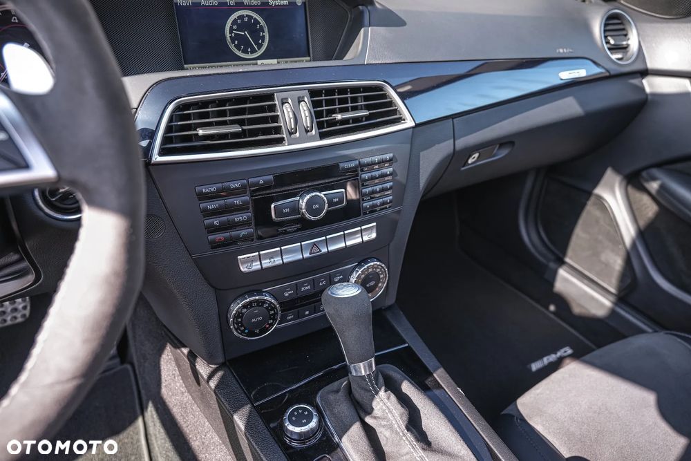 Mercedes-Benz Klasa C 63 AMG Coupe AMG SPEEDSHIFT MCT Edition 507 - 37