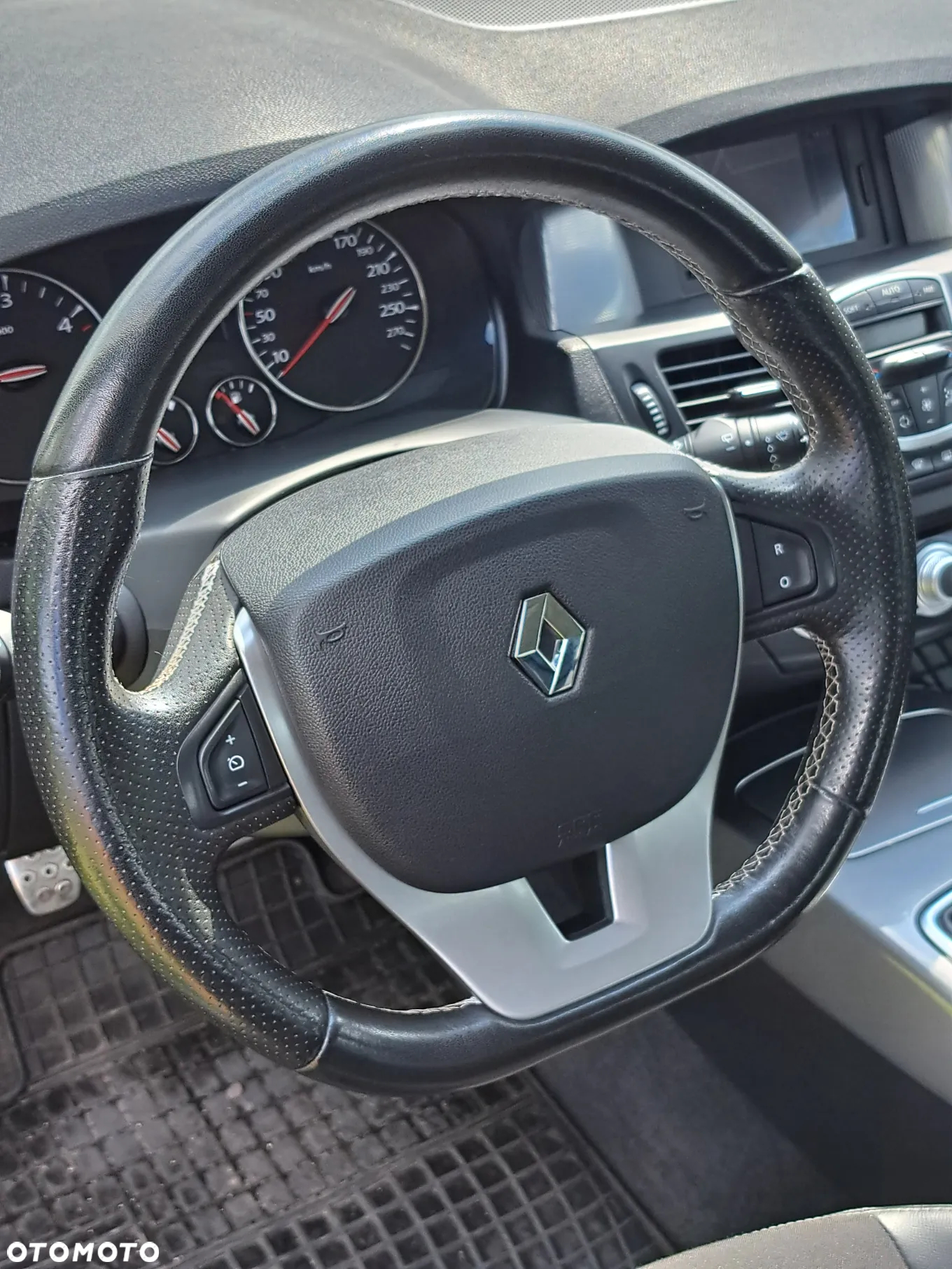 Renault Laguna dCi 110 FAP Limited - 14