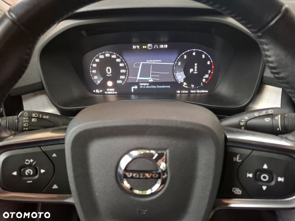 Volvo XC 40 - 9
