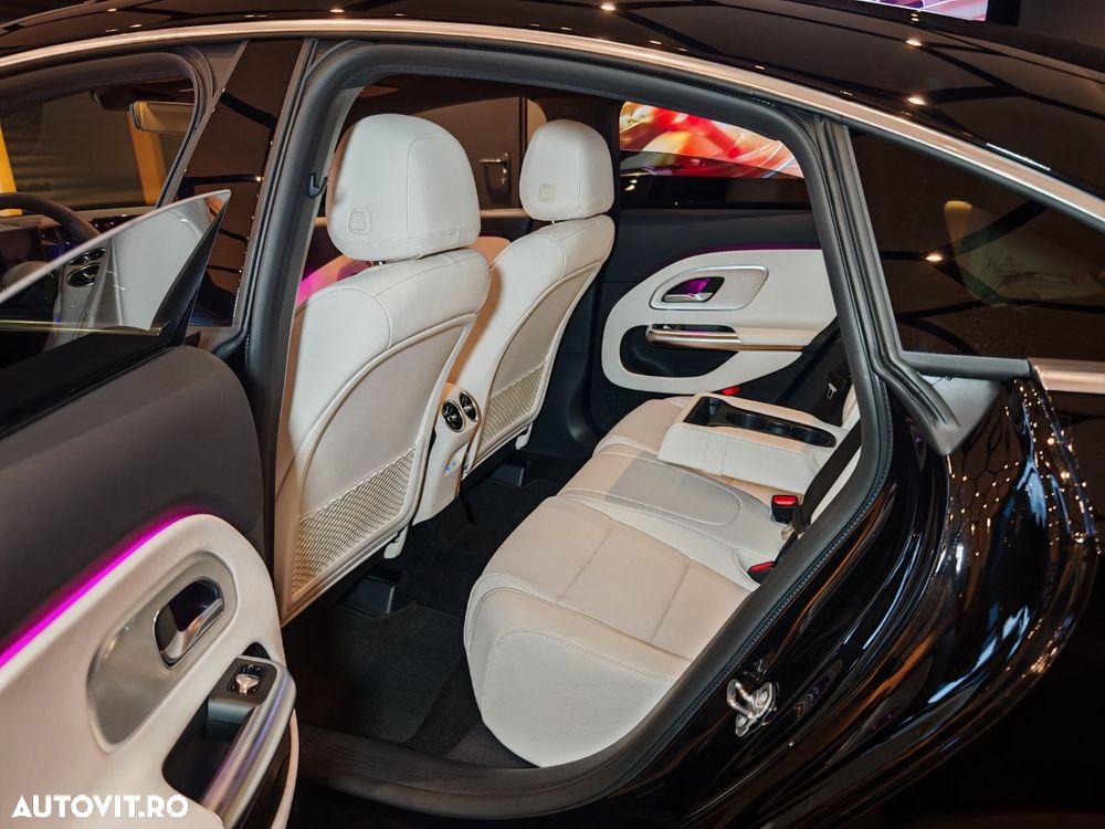 Mercedes-Benz CLA 200 4MATIC MHEV - 21
