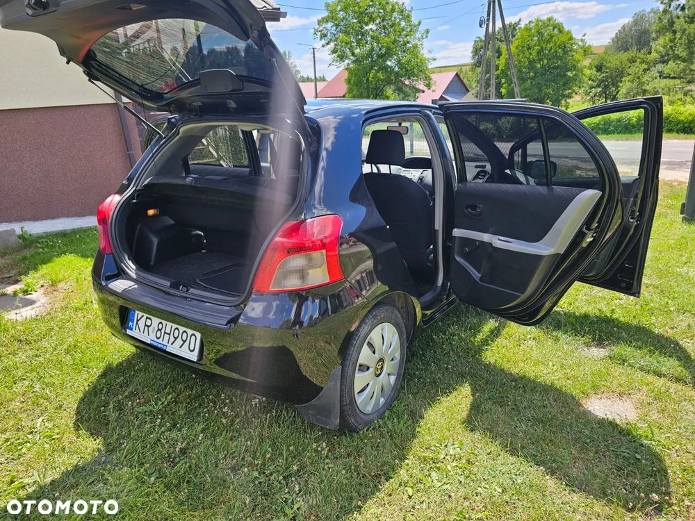 Toyota Yaris 1.3 VVT-i Sol - 3