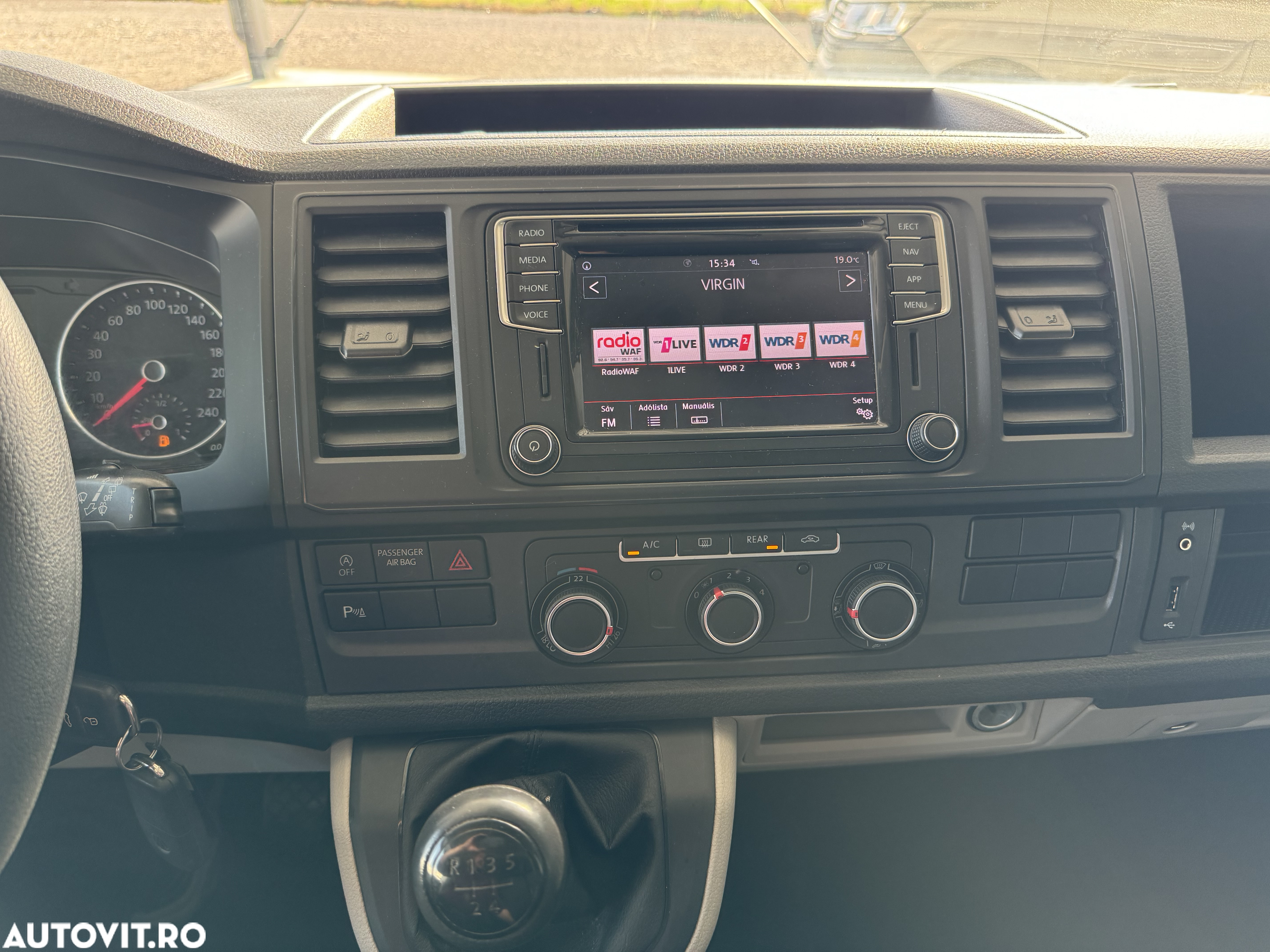 Volkswagen Caravelle T6 2.0 TDI KR Comfortline - 19