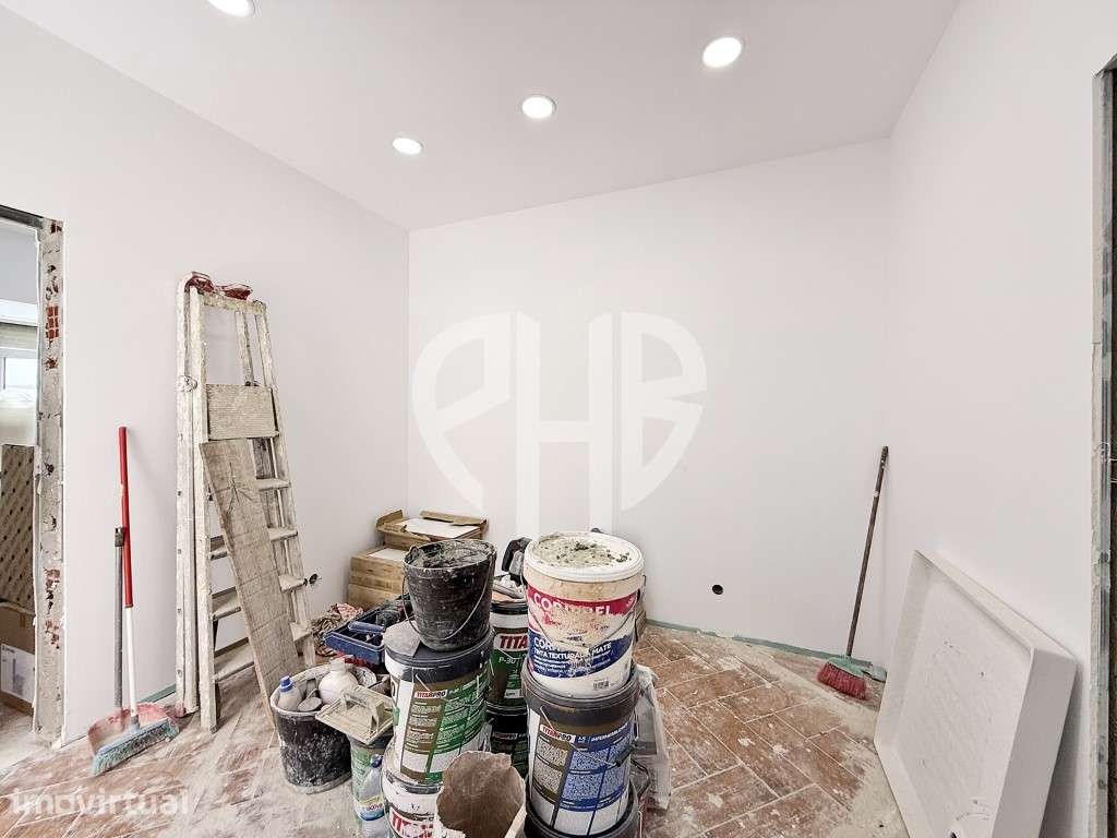 Apartamento T2 Totalmente Remodelado no Centro de Sesimbra | A Pouc... - Grande imagem: 5/13
