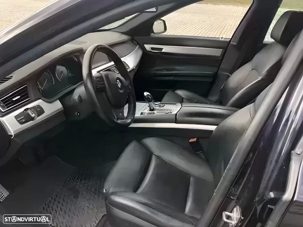 BMW 740 d Pack M - 5