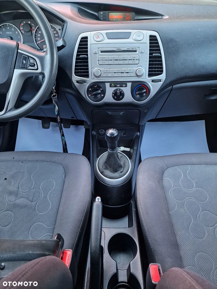 Hyundai i20 - 18