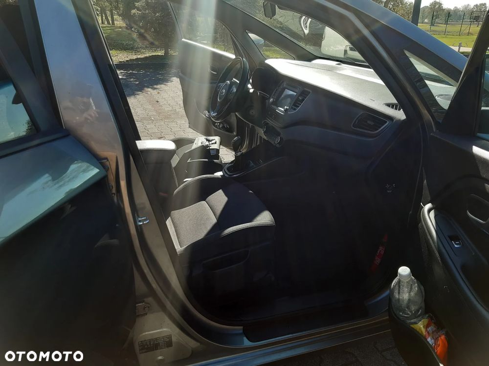 Kia Carens 1.7 CRDi 115 Dream Team Edition - 14