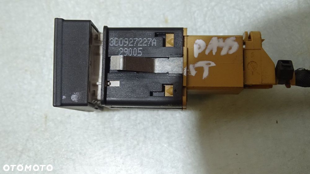 PRZEŁĄCZNIK AUTO HOLD VOLKSWAGEN PASSAT B6 2.0TDI 3C0927227A - 2