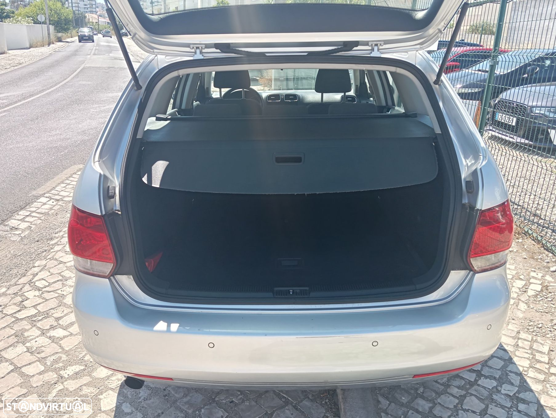 VW Golf Variant 1.6 TDi Confortline - 15