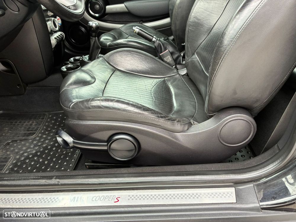 MINI Cabrio Cooper S - 12