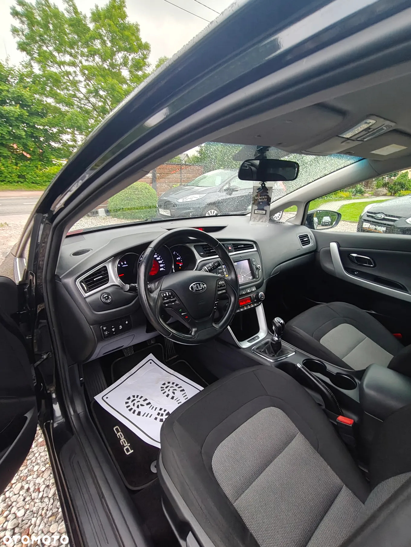 Kia Ceed 1.6 CRDi 136 ISG Dream Team Edition - 14