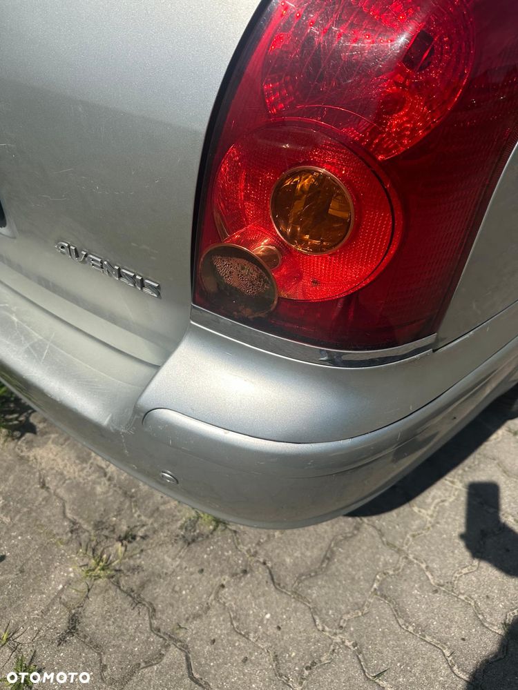 Toyota Avensis - 5