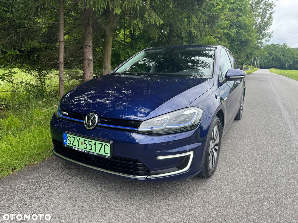 Volkswagen Golf - 1