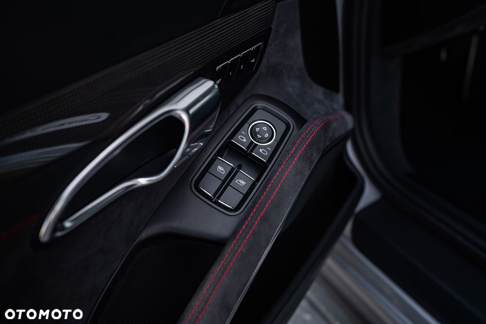 Porsche 911 Carrera 4 GTS PDK - 14