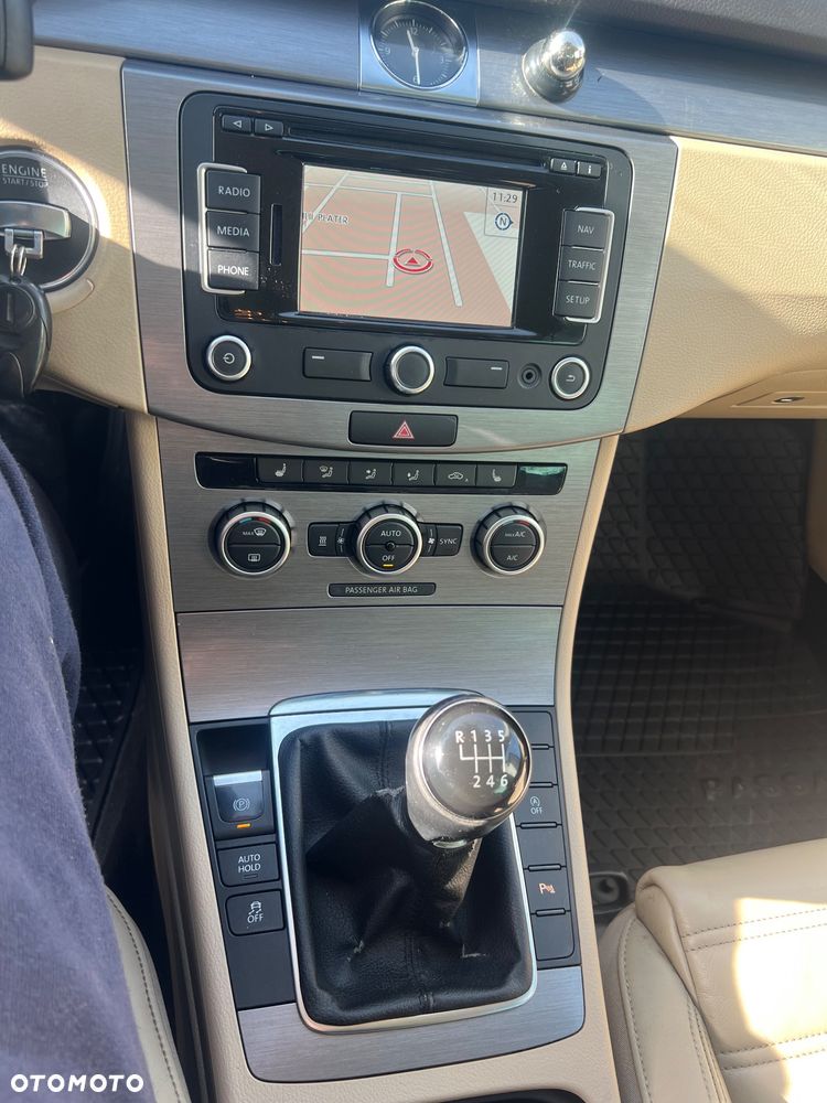 Volkswagen Passat 2.0 TDI BlueMotion Technology Highline - 30