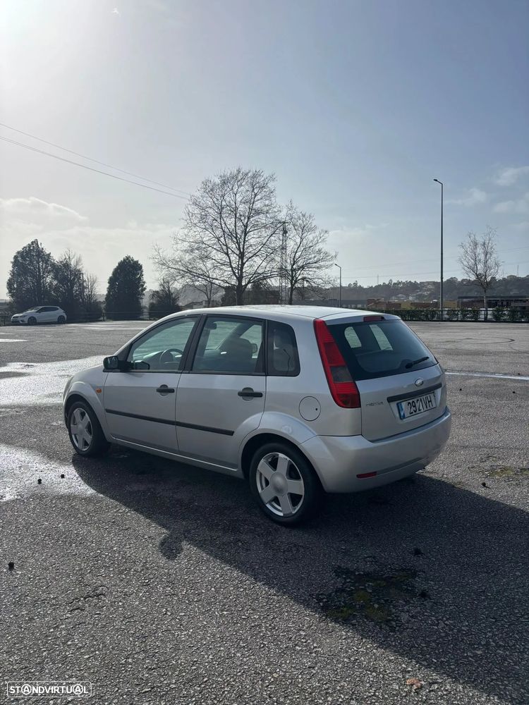 Ford Fiesta 1.25 Ambiente - 2