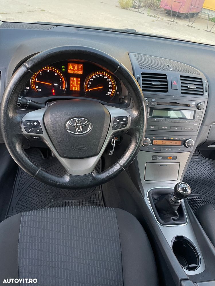 Toyota Avensis - 6