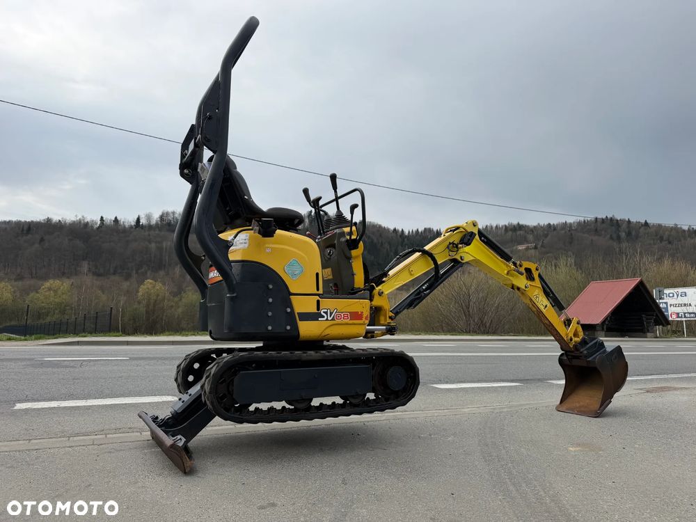 Yanmar SV08-1AS Japońska Minikoparka Koparka 1,1 tony. Maszyna jak Nowa. 2017rok. Pochodzi z Norweskiego Gospodarstwa Ogrodniczego! 2 łyżki. Rozsuwane Podwozie. Dokumentacja. Dodatkowe sekscje Hydrauliczne na młot lub wiertnice. Ani deka luzów czy wycieków. Szybkozłącze. Oryginalne łyżki Steelwrist! Skrętne ramię. OKAZJA Zadbana Maszyna! Bardzo oszczędny silnik Yanmar. Mocne pompy Hydrauliczne!! - 25