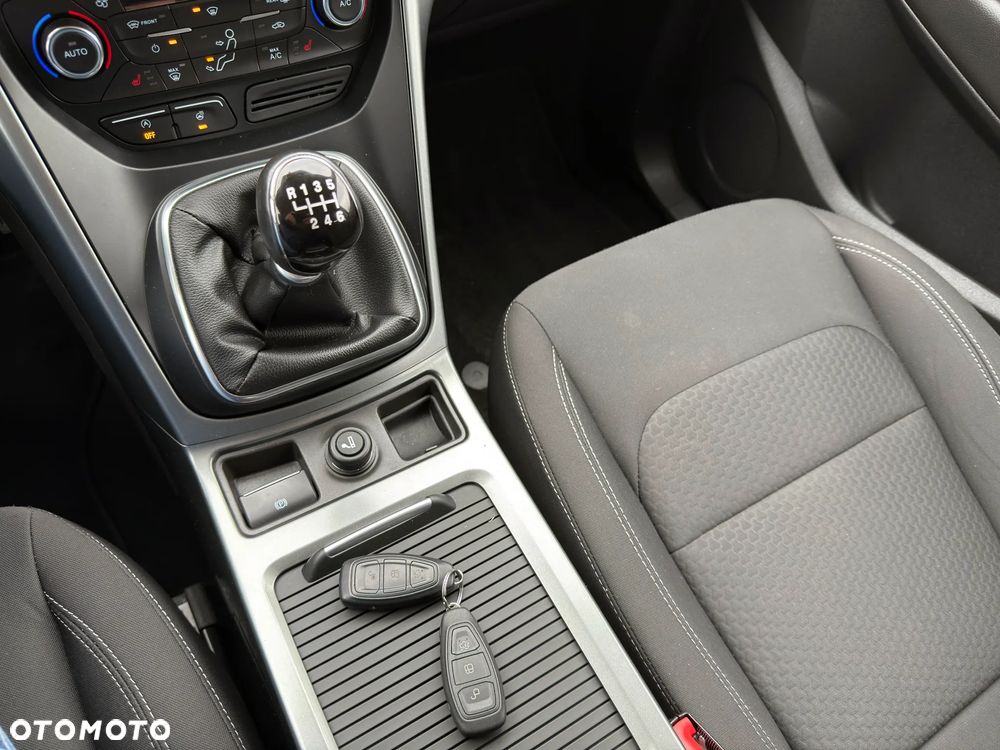 Ford Kuga 2.0 TDCi 4x4 Titanium - 30