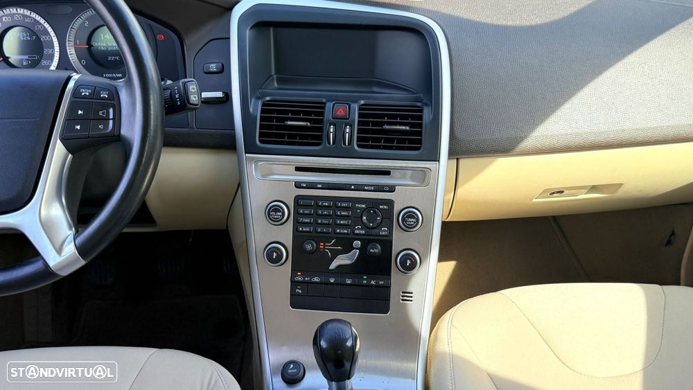 Volvo XC 60 2.0 D3 Drive Momentum - 16