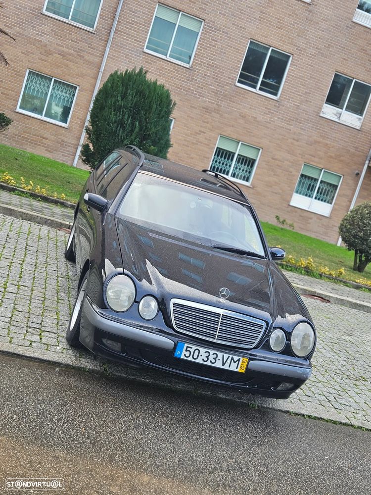 Mercedes-Benz E 220 - 1