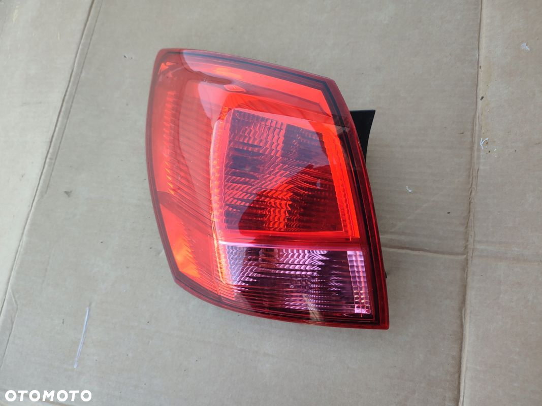 Lampa lewy tył w błotnik NISSAN QASHQAI I J10 06-10 EUROPA - 2