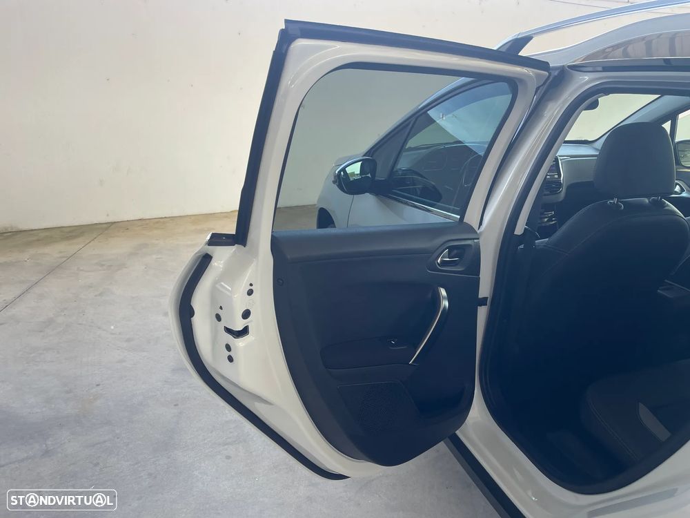 Peugeot 2008 1.6 BlueHDi Allure - 13