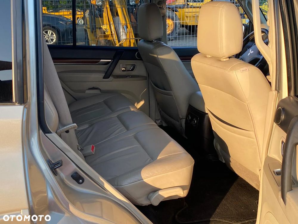 Mitsubishi Pajero 3.2 DID Instyle - 15