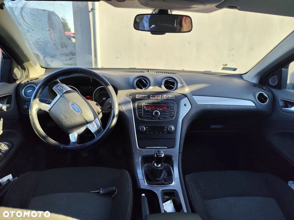 Ford Mondeo 1.8 TDCi Ambiente - 8