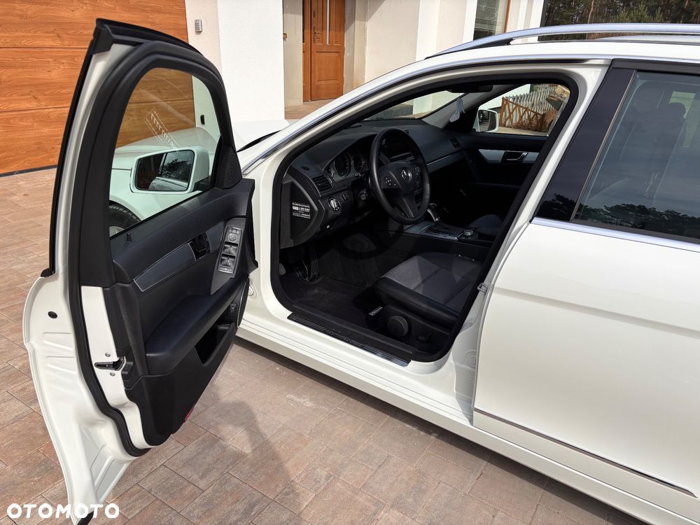 Mercedes-Benz Klasa C 280 7G-TRONIC Avantgarde Sport Edition - 15