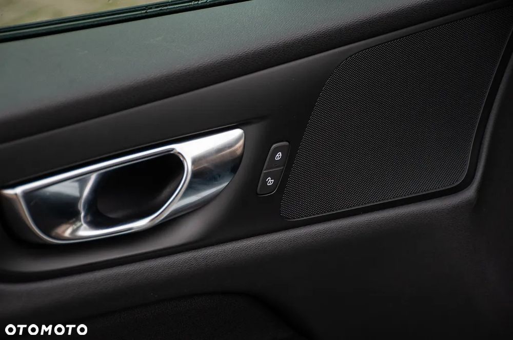 Volvo V60 D3 Momentum Core - 33