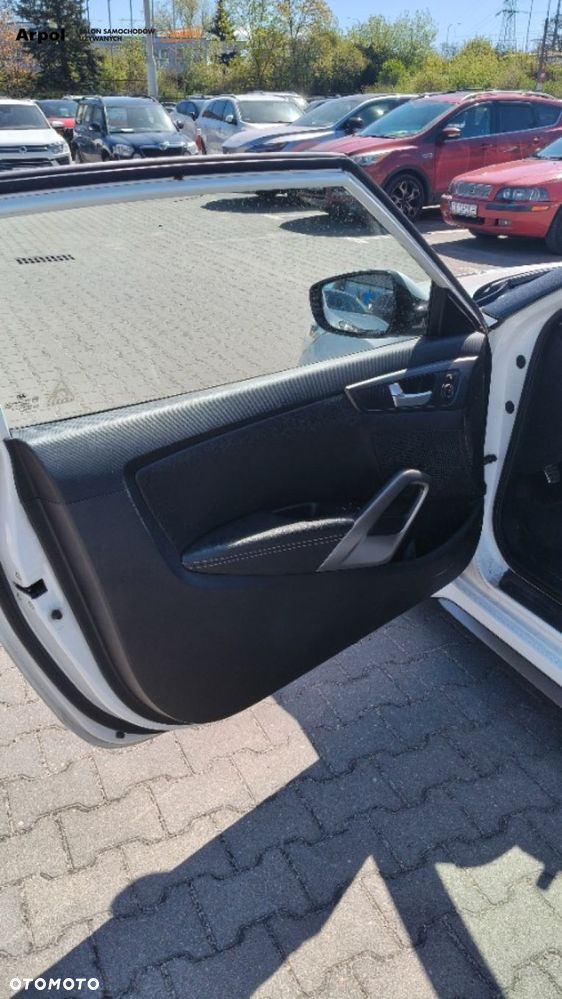 Hyundai Veloster - 7