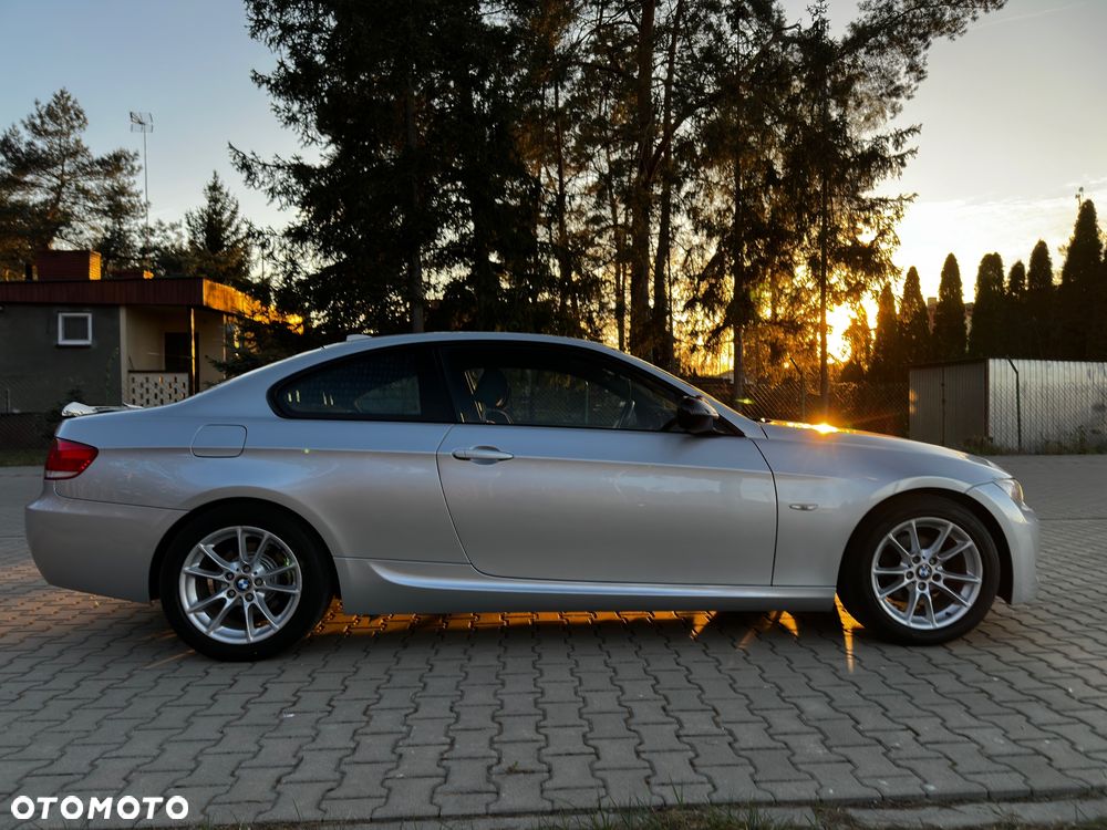 BMW Seria 3 320i - 6