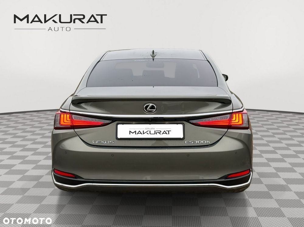 Lexus ES - 7