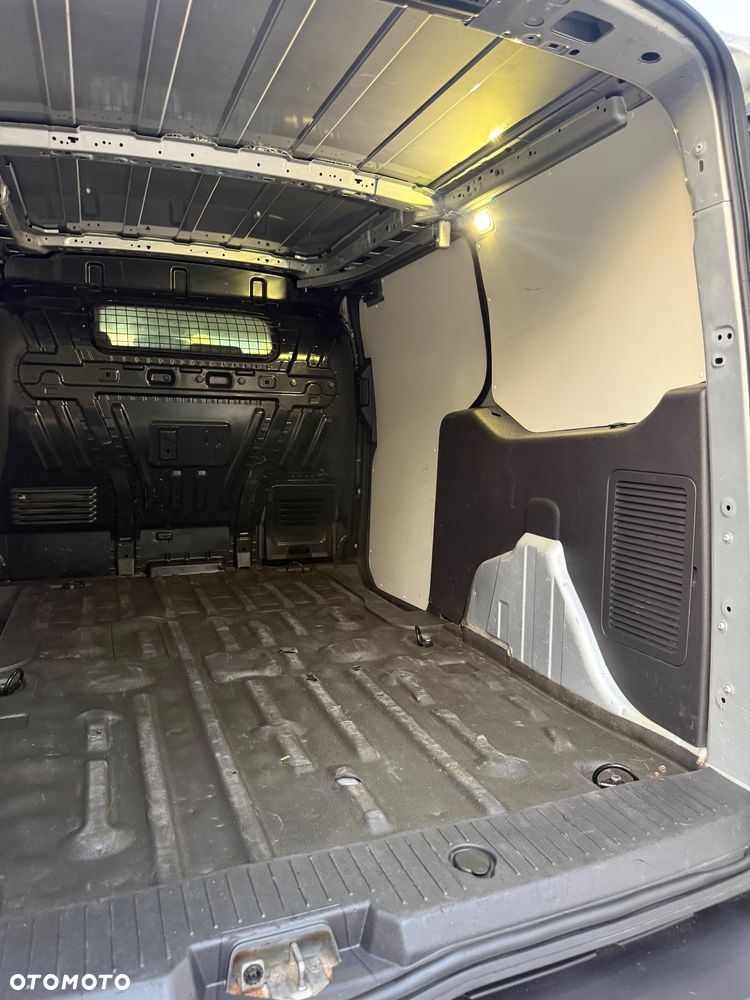 Ford Transit Connect - 13