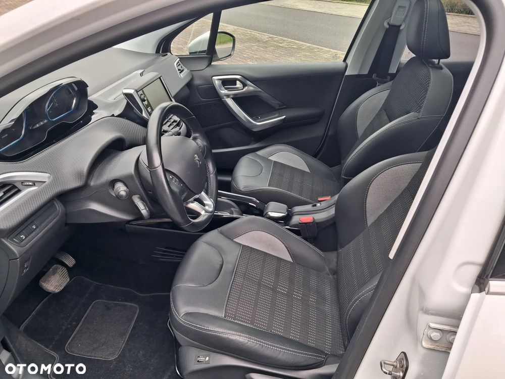 Peugeot 2008 - 11