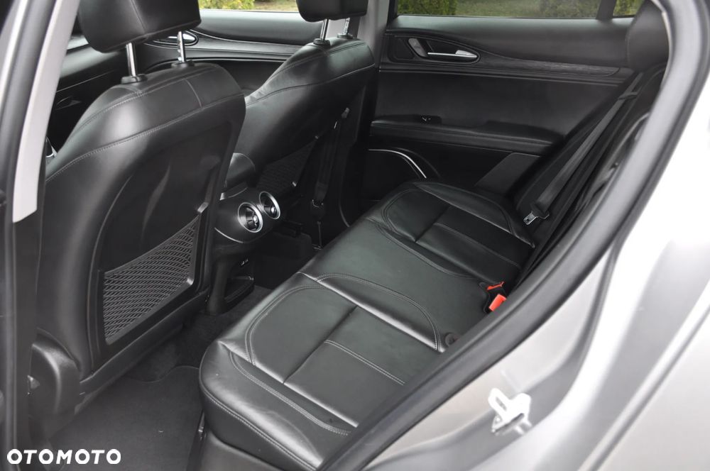 Alfa Romeo Stelvio 2.0 Turbo 16V AT8-Q4 Executive - 25