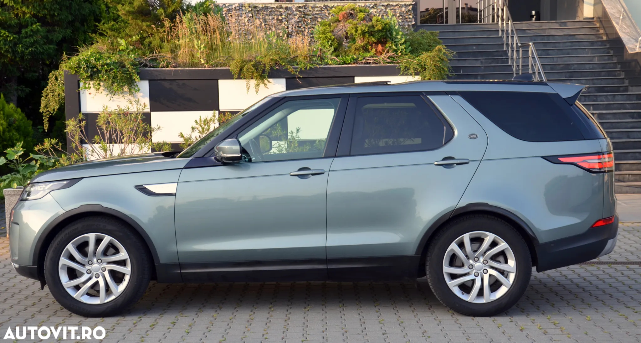 Land Rover Discovery 2.0 L SD4 Ingenium HSE Luxury - 13