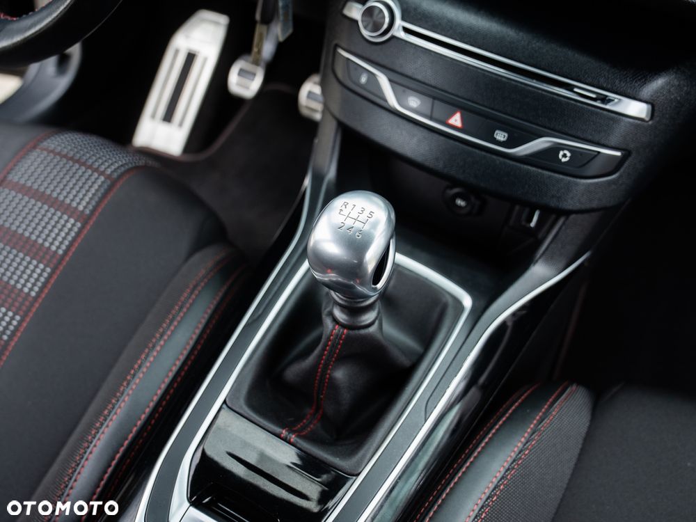 Peugeot 308 1.2 PureTech Allure S&S - 32