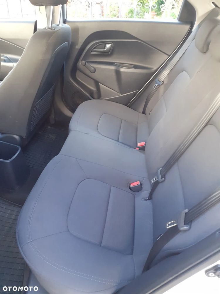 Kia Rio - 11