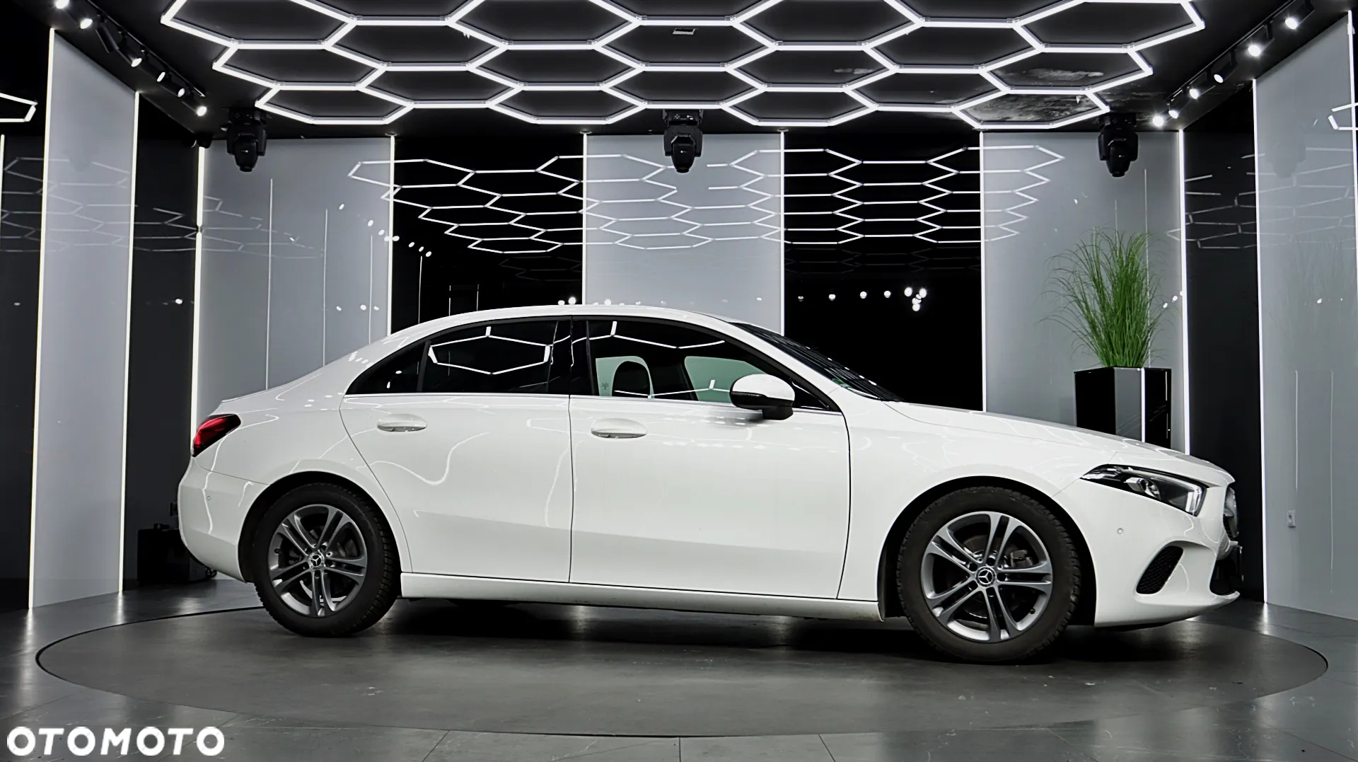Mercedes-Benz Klasa A 200 Style 7G-DCT - 11