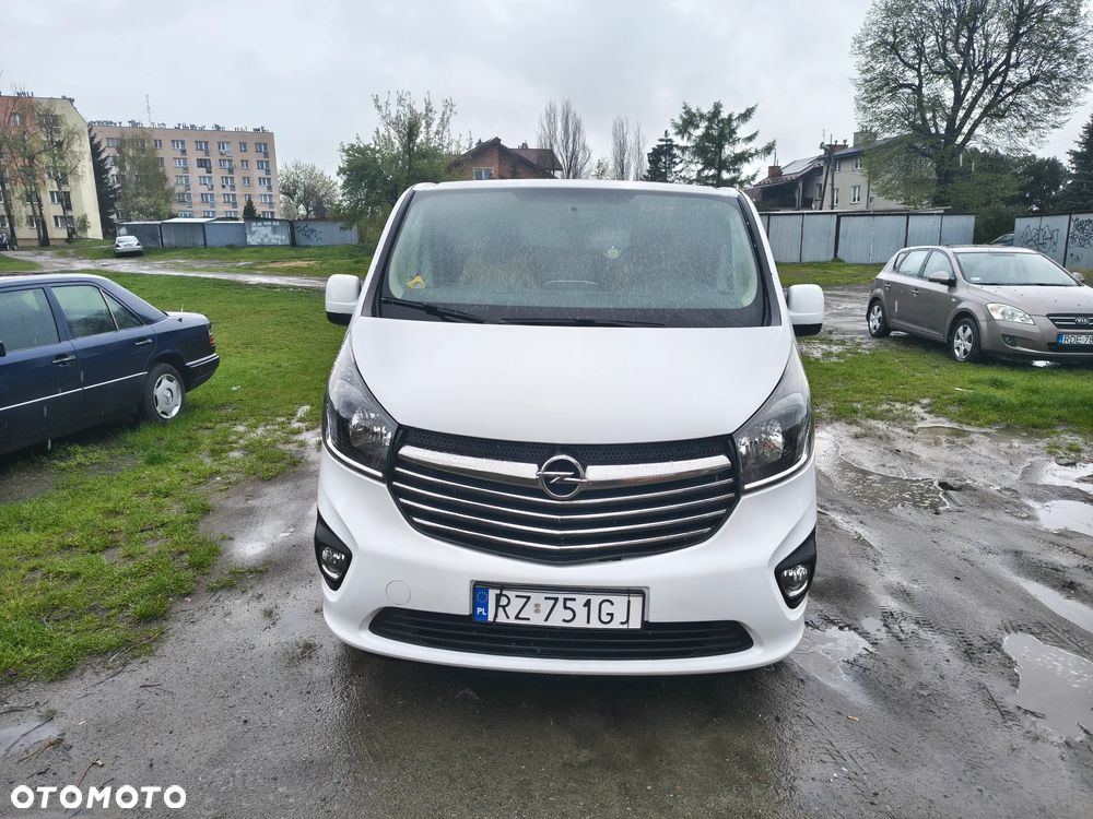 Opel Vivaro - 1
