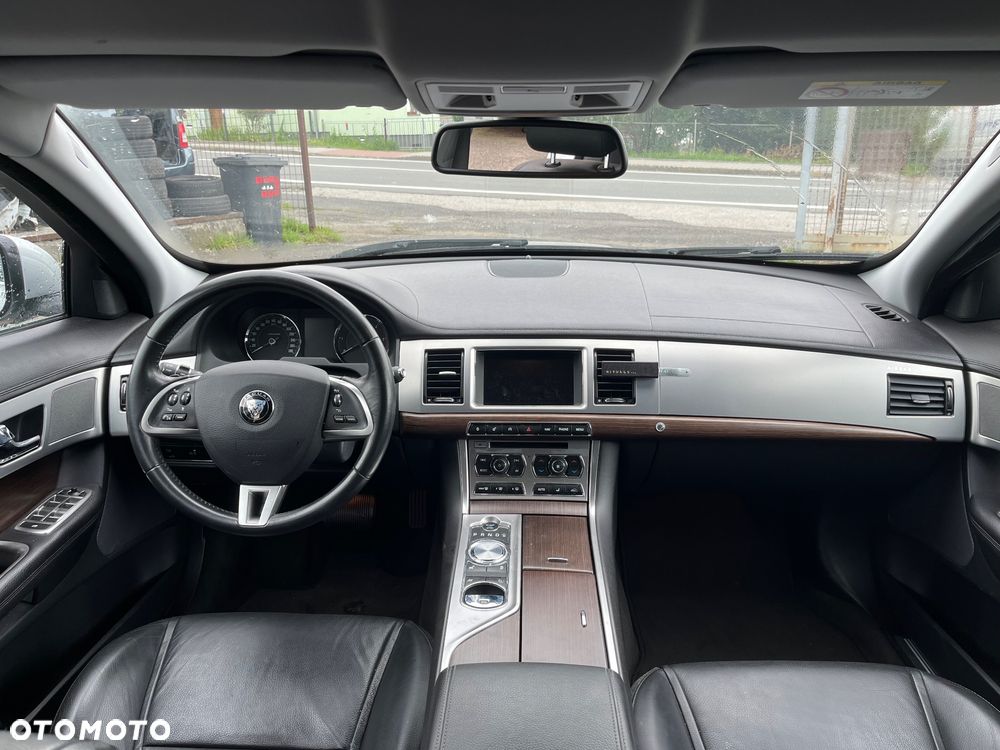 Jaguar XF 3.0 V6 D Luxury - 9