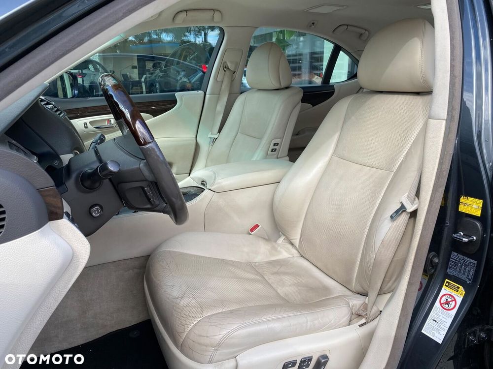 Lexus LS - 6