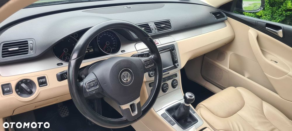 Volkswagen Passat - 7