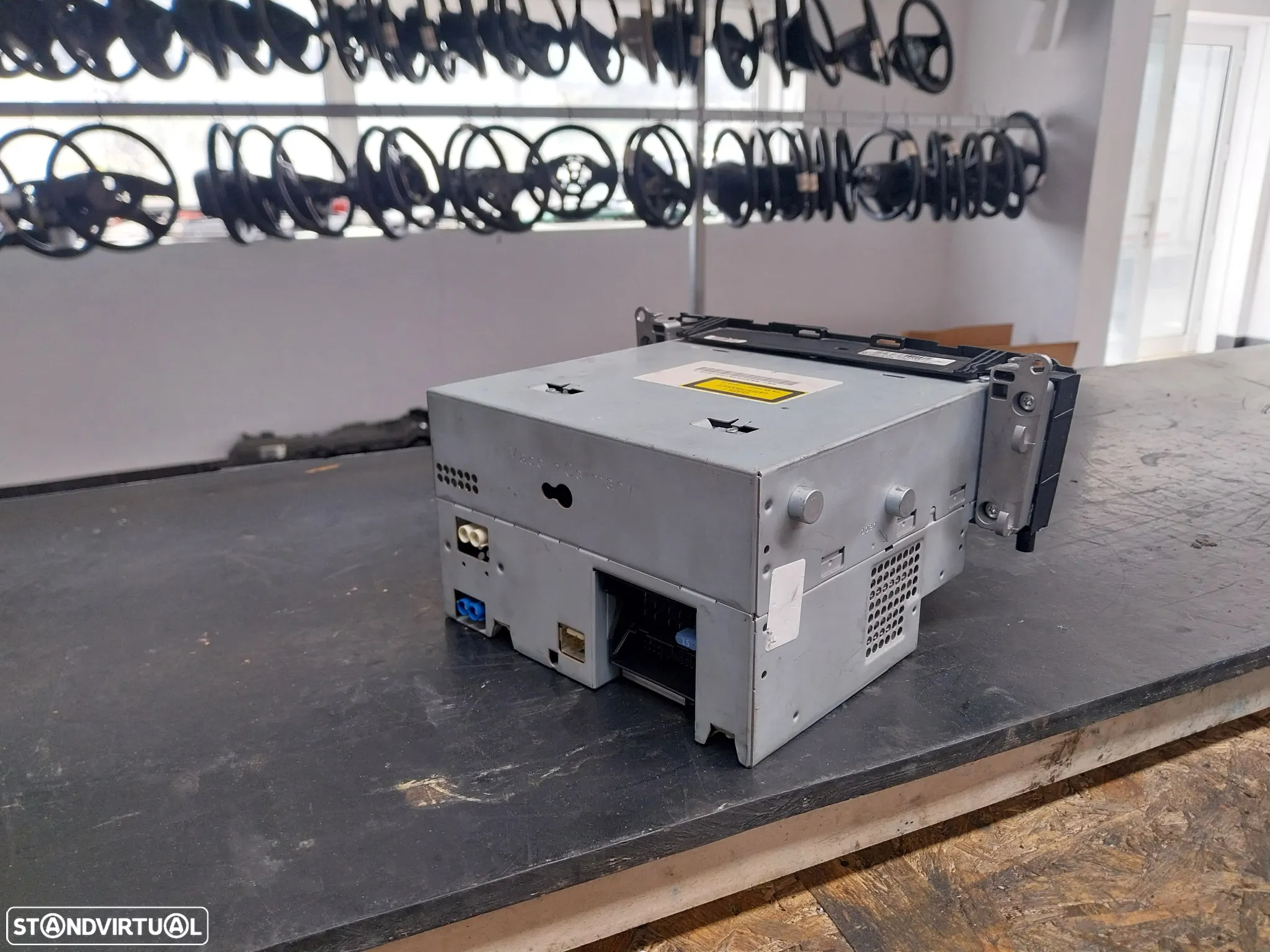 Radio Mercedes W204 C200 CDI Ref: A204 870 56 96 - 7